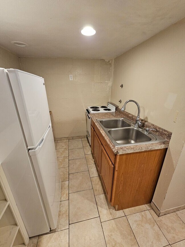 Photo - 1510 M Ave Unidad Apt B