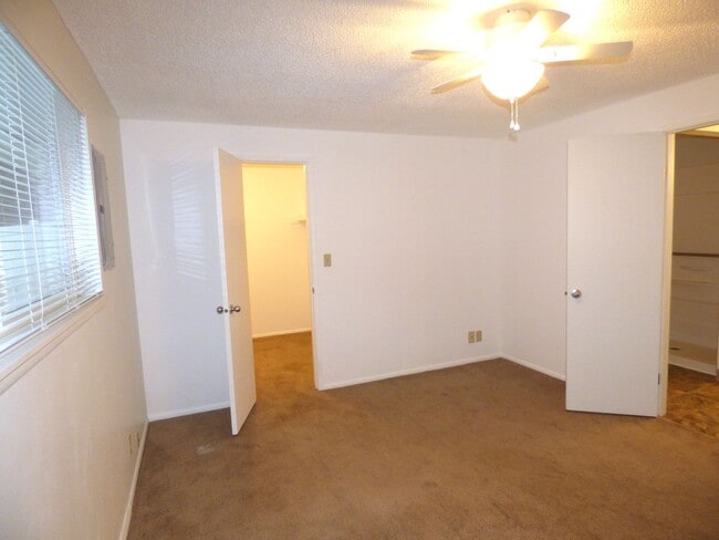 Photo - Cumjul05 - 1053-1055 Lansford Dr SE Unit 1053