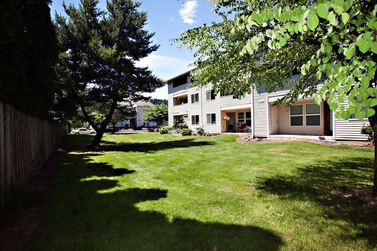 Creekside Apartments - Creekside Apartments