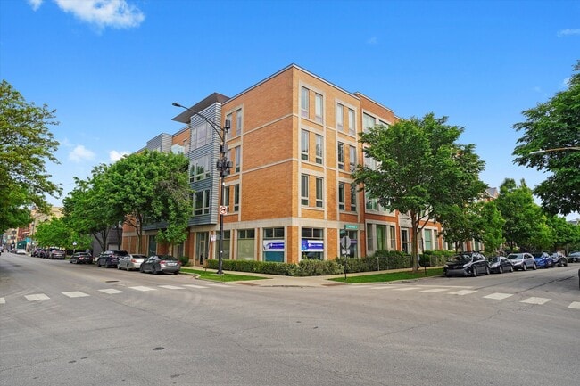 Photo - 2755 N Lakewood Ave Unidad 1N Rental