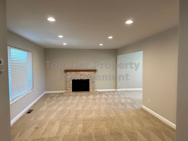 Photo - Spacious 4 Bed / 2.5 Bath / 2,106 Sqft Mar...