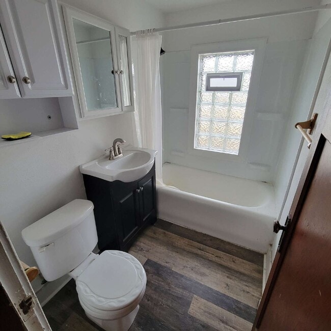 Photo - 1413 S 76th St