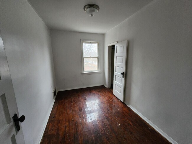 Photo - 4488 Massachusetts St