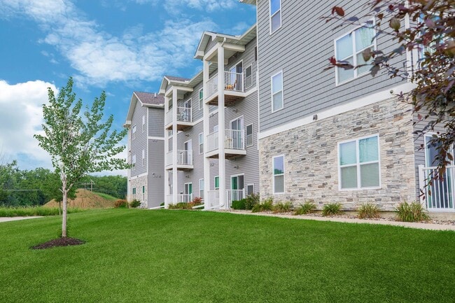 Building Photo - The Groves on Devils Glen Rental