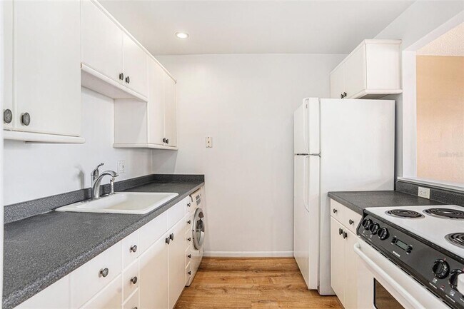 9013 Tudor Dr Unit 103
