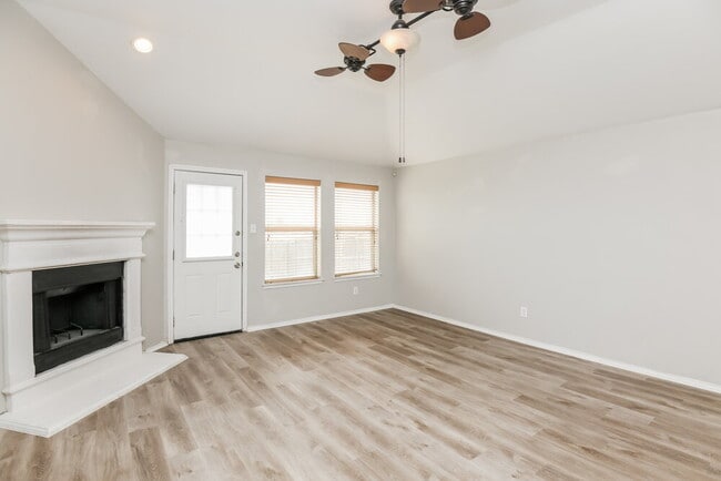 Photo - 1842 Reynolds St