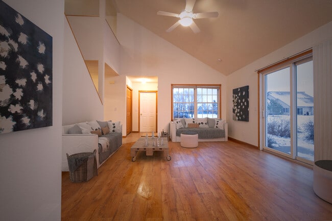 Photo - 120 Borner St N