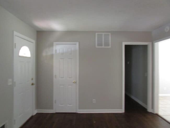 2444 Derwent Dr