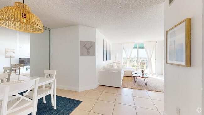 Building Photo - 19701 E Country Club Dr Rental