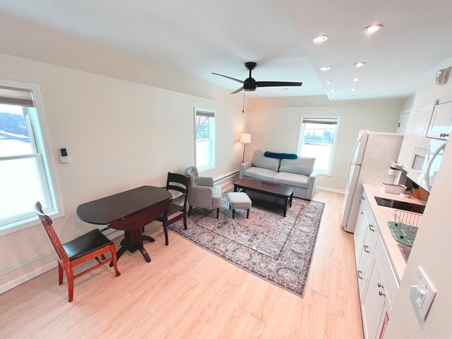 Photo - 745 Bagdad Rd