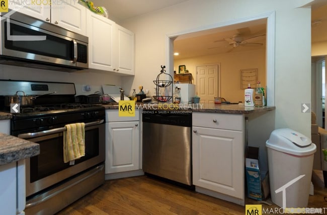 Building Photo - 62 Egmont St Unit 3