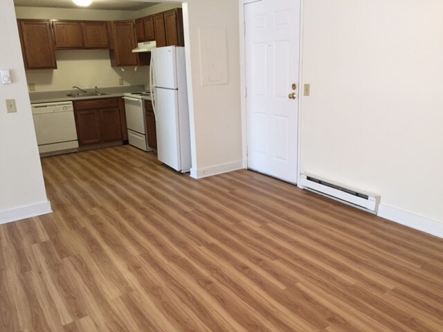 Wood Plank Flooring - Timberlake Apartments