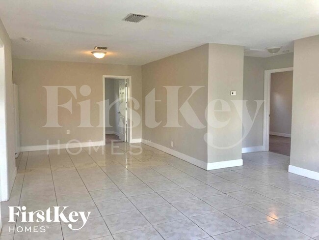 Photo - 3057 SW 2nd St