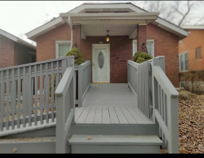 Front door - 4319 S 38th St House