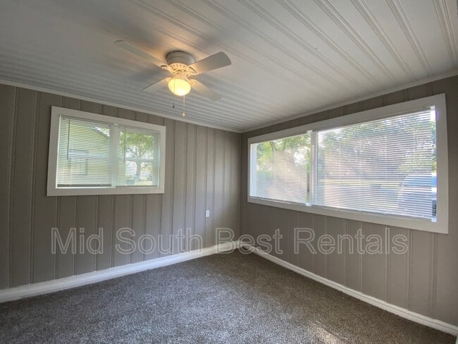 Photo - 1106 Marlin Rd