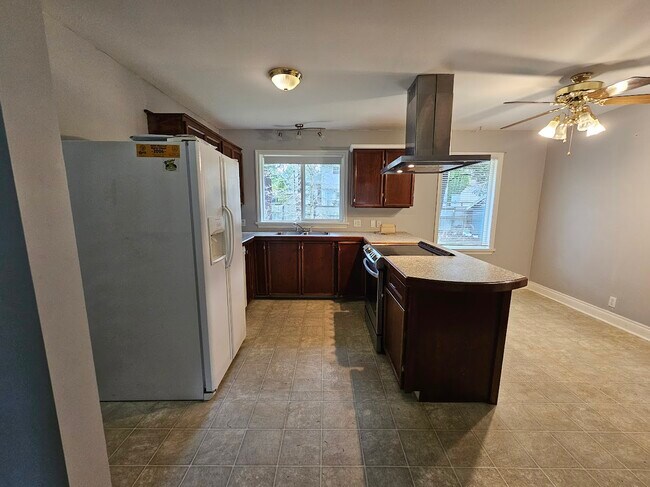 Photo - 7816 Taulbut St