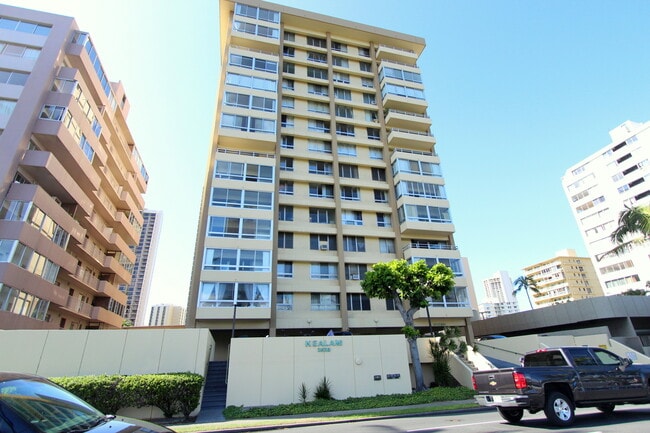 Building Photo - **KEALANI 2BD/2BA/1PK WAIKIKI CONDO FOR RENT** Unit 602