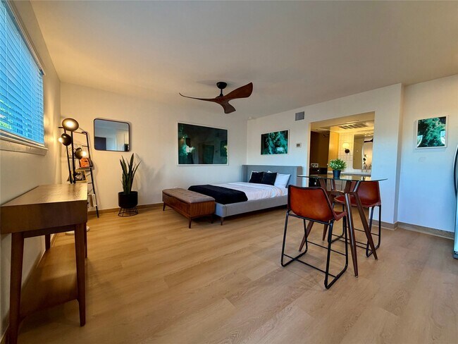 Photo - 1901 Richmond Ave. Unidad 37