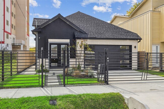 Photo - 3458 Simmons St
