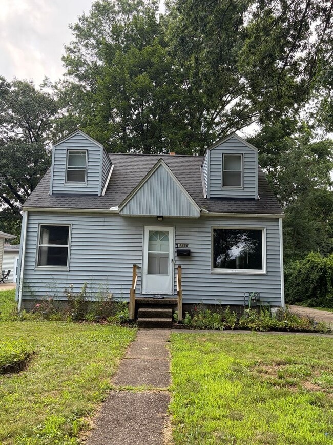 Building Photo - 1266 Magnolia Ave