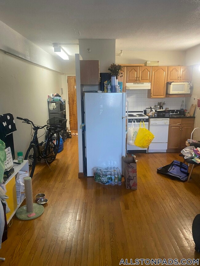 Building Photo - 1110 Commonwealth Ave Rental