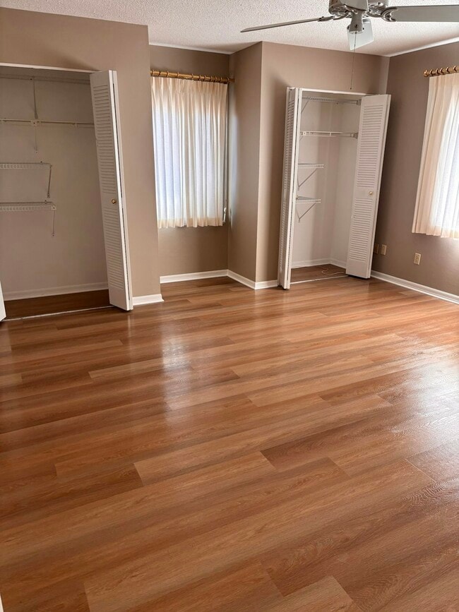 Photo - 1013 Ardmore Way