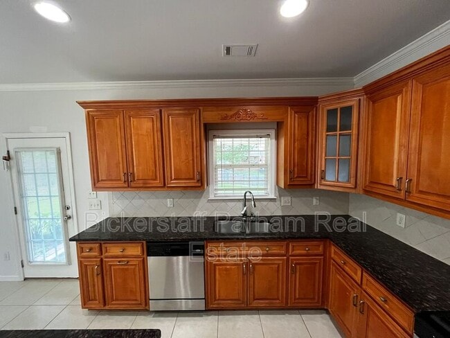 Photo - 7013 Imperial Way