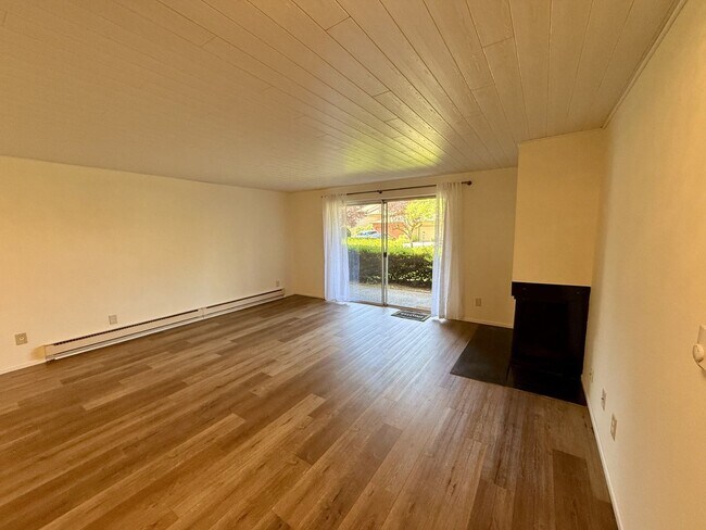 Photo - Beautiful 2-Bedroom, 2-Bath Condo in the Desirable Oakbrook Country Club Community