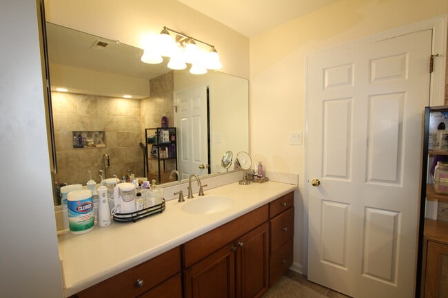 Photo - 5145 Columbia Rd Unit 5145