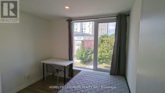 Photo - 268 Lester St Unité 312