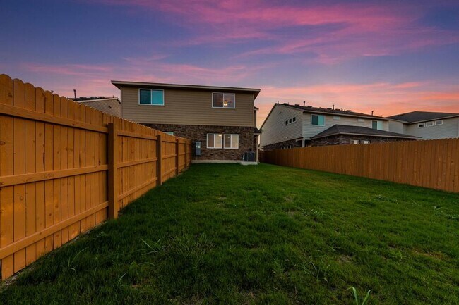 Photo - 401 White Steppe Way