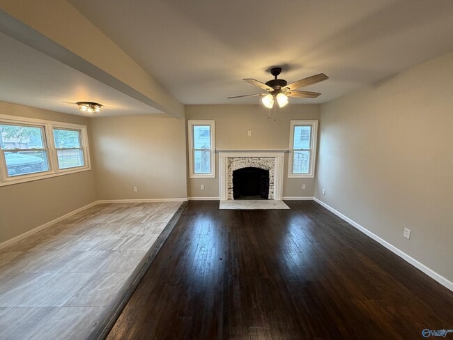 Photo - 1628 8th St SE