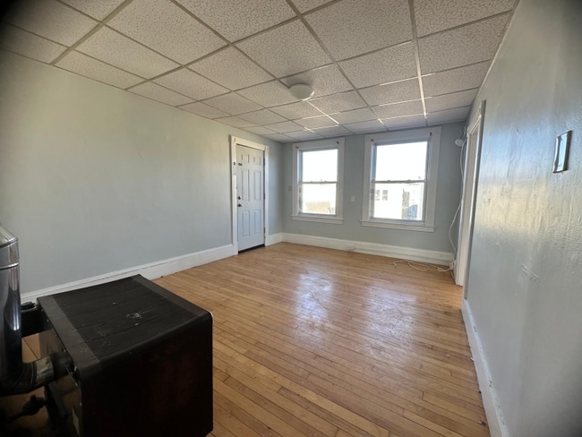 Building Photo - 213 Laurel St