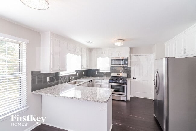 Photo - 5829 Millers Pond Ln