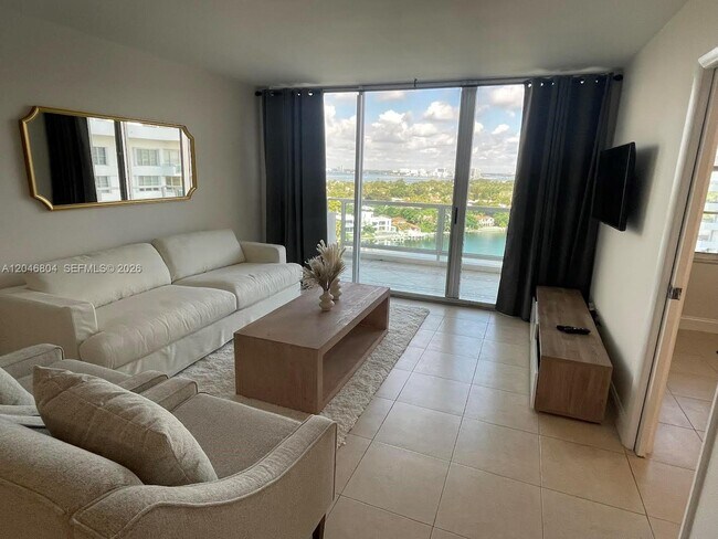 Building Photo - 5151 Collins Ave Unit 1722