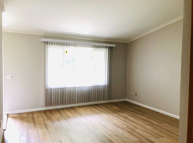 Photo - 21600 Whittington St