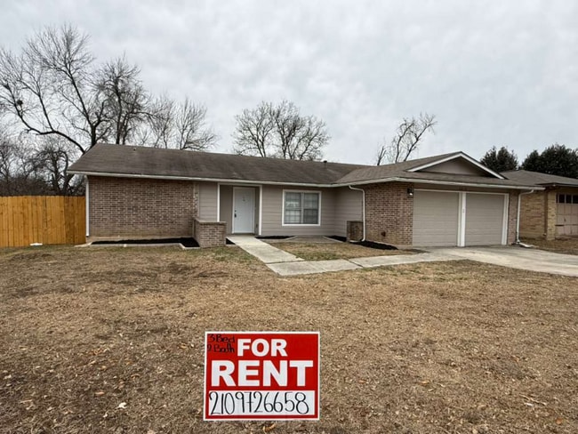 Photo - 6614 Robin Forest