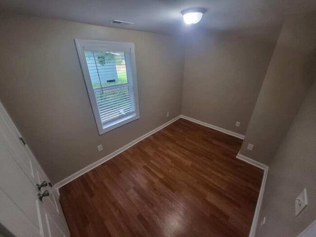 Photo - 309 W Martin St