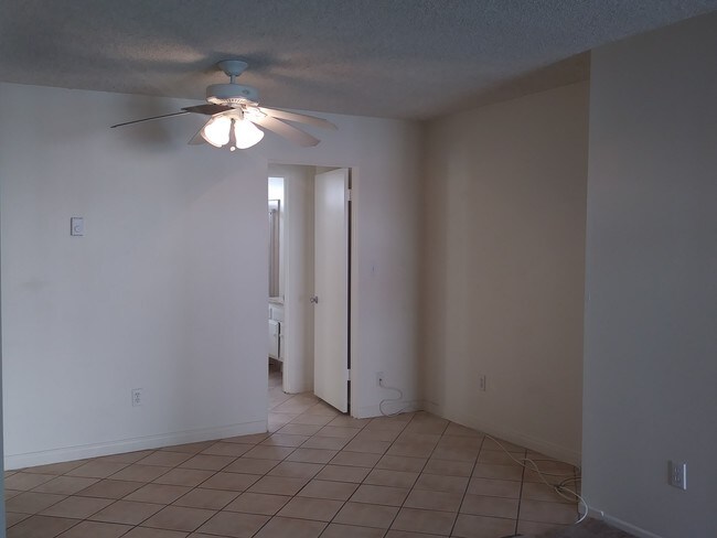 Photo - The Villager Apartments