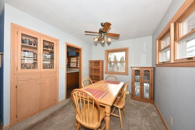 Photo - 1927 N 118th St