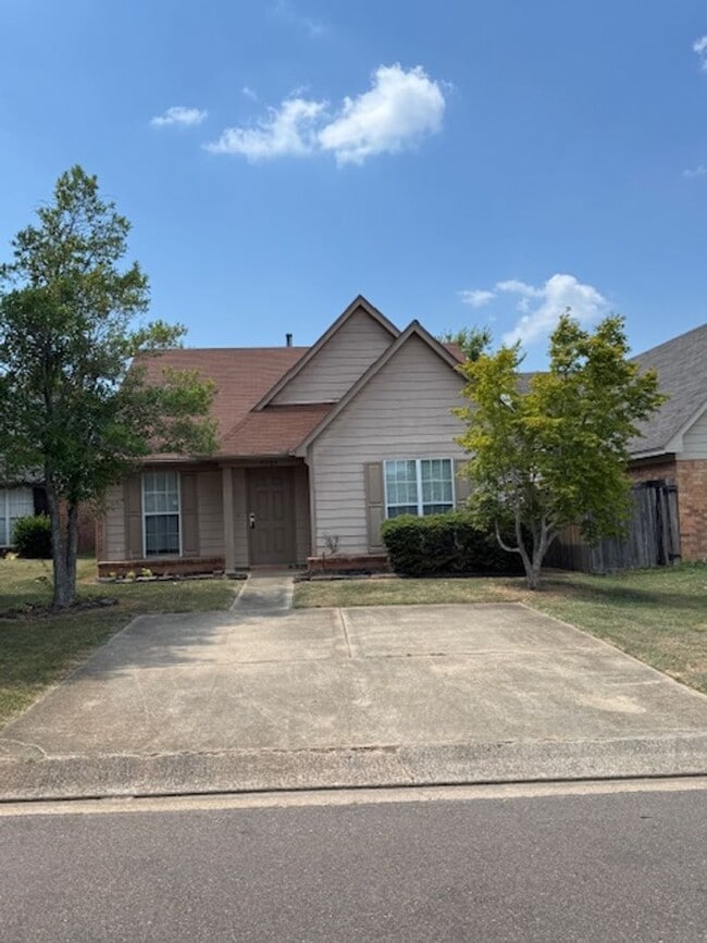 Building Photo - Renovated 2 Bedroom 2 Bath Home for Rent!!