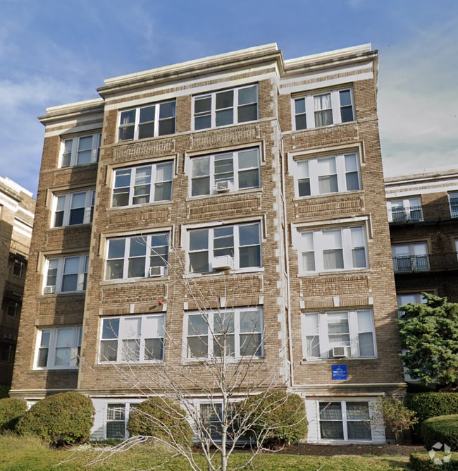 Building Photo - 1634 Commonwealth Ave Unit 12 Rental