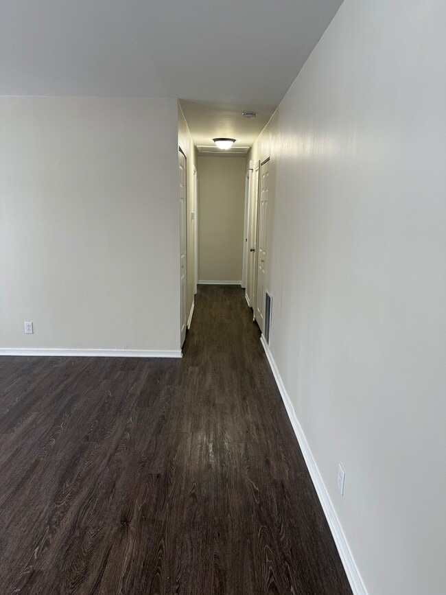 Photo - 3 S Victoria Ln