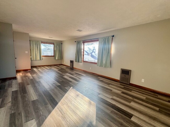 Photo - 4 bed, 2 bath acreage in Pickrell area