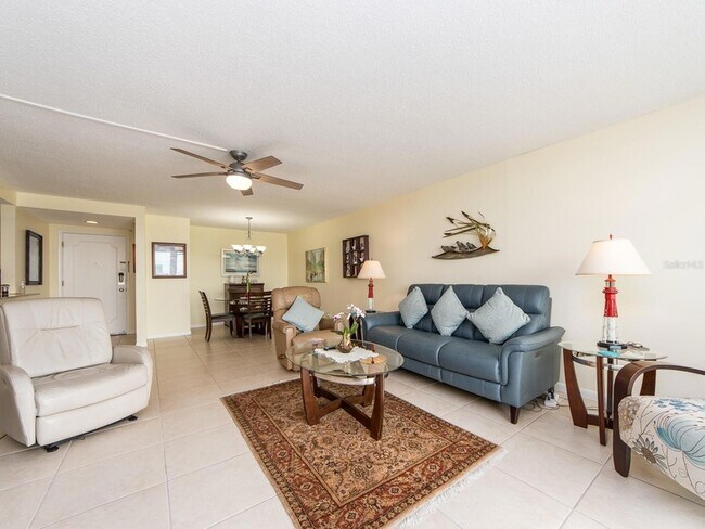 675 S Gulfview Blvd Unit 902