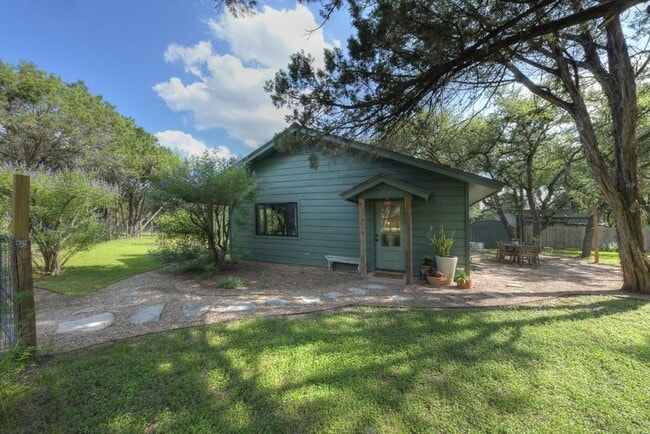 152 Spoke Ln