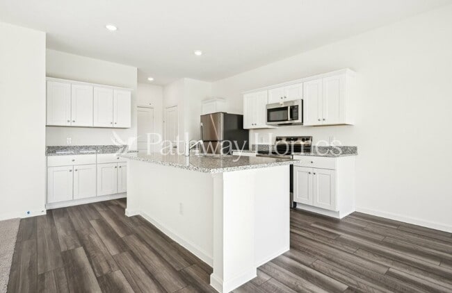 Photo - 1070 Large Poppy Dr