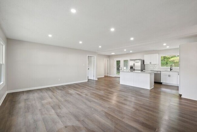 Photo - 9302 Holbrook Dr