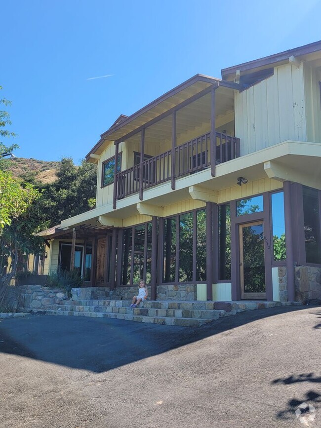 Building Photo - Ojai's East End - The ultimate private & q... Rental