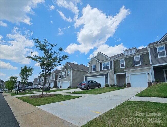 Photo - 2744 Yeager Dr NW